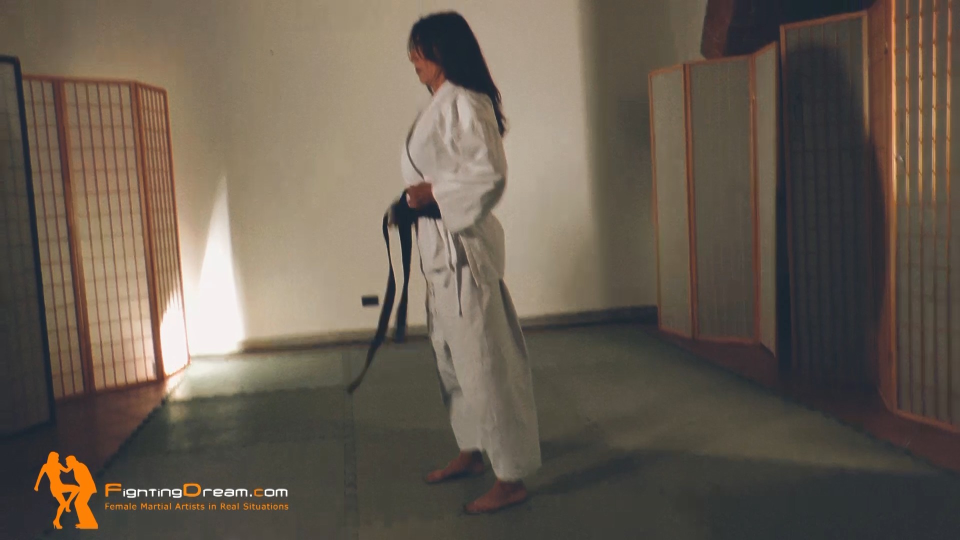 FightingDream.com | Martina karate gi solo vs you