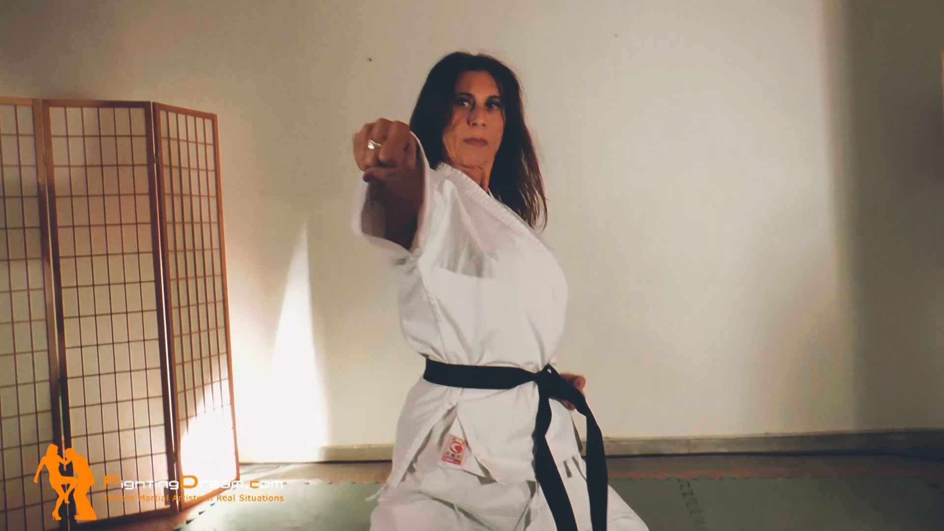 FightingDream.com | Martina karate gi solo vs you